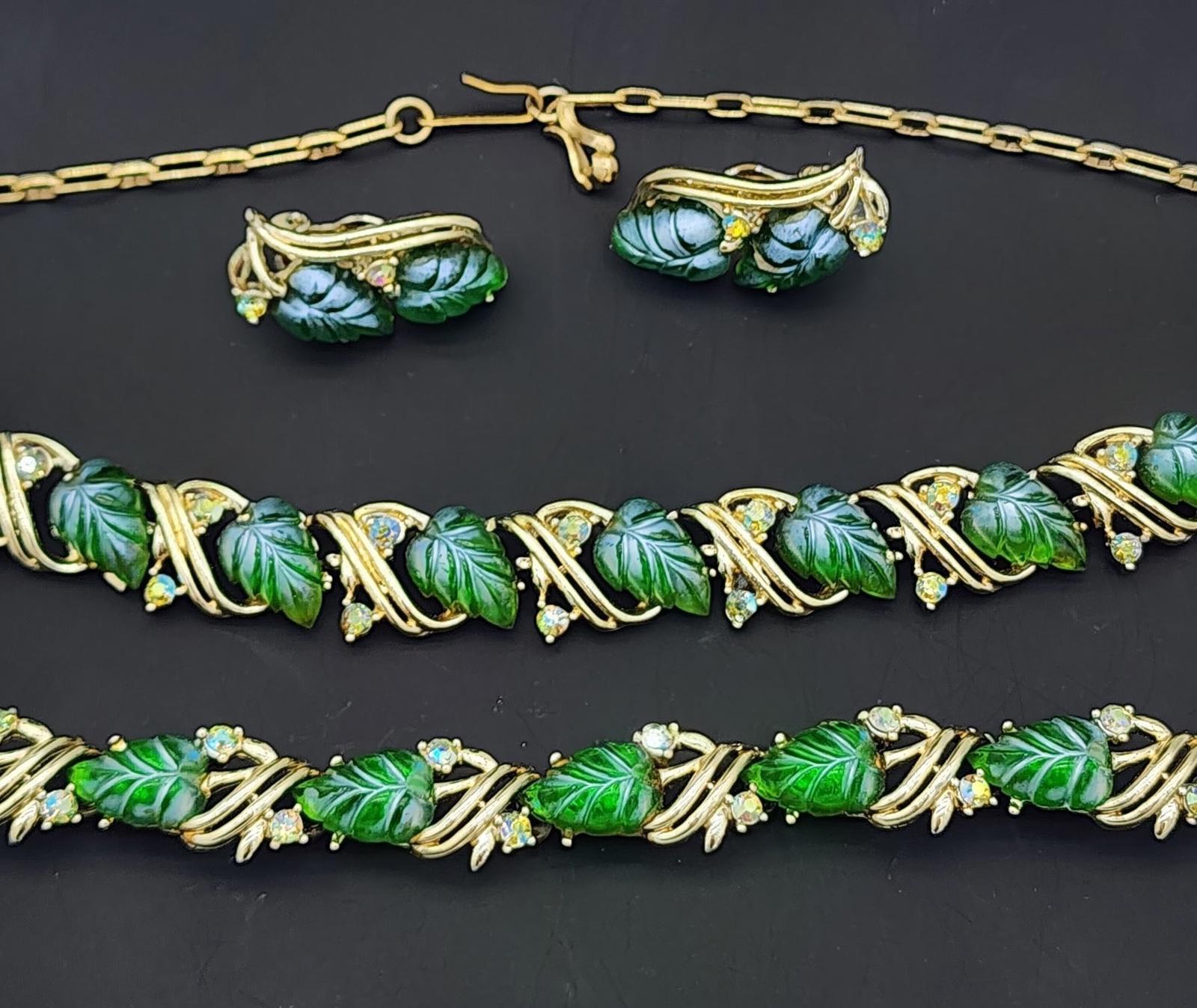 Vintage Signed Star Emerald Green Jelly Leaf Aurora Borealis Parure Set 1960s