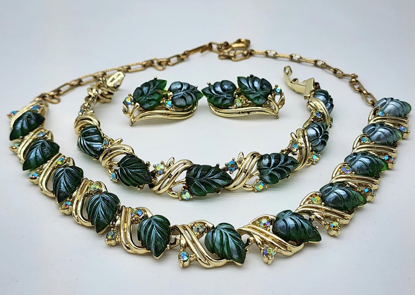 Vintage Signed Star Emerald Green Jelly Leaf Aurora Borealis Parure Set 1960s
