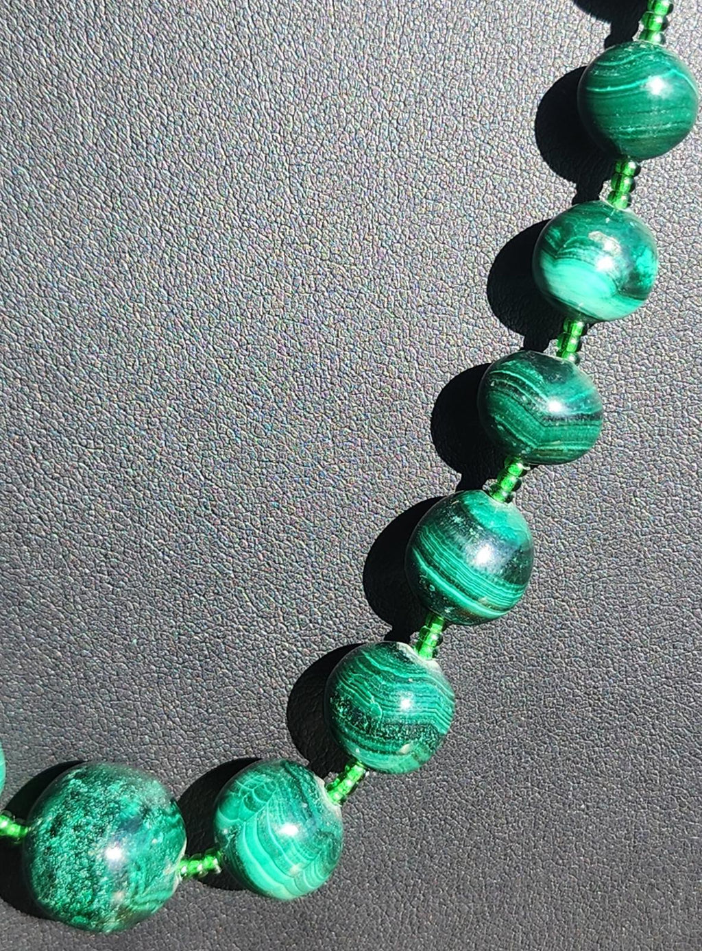 Vtg Natural Malachite Graduated Bead Necklace Deep Emerald Swirling Pattern 100g