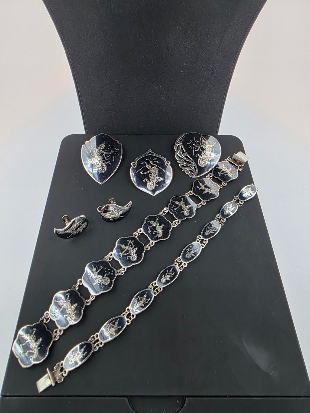 Vintage Siam Sterling Silver Niello Set 7pc 60g Thai Dancers Bracelets Pins