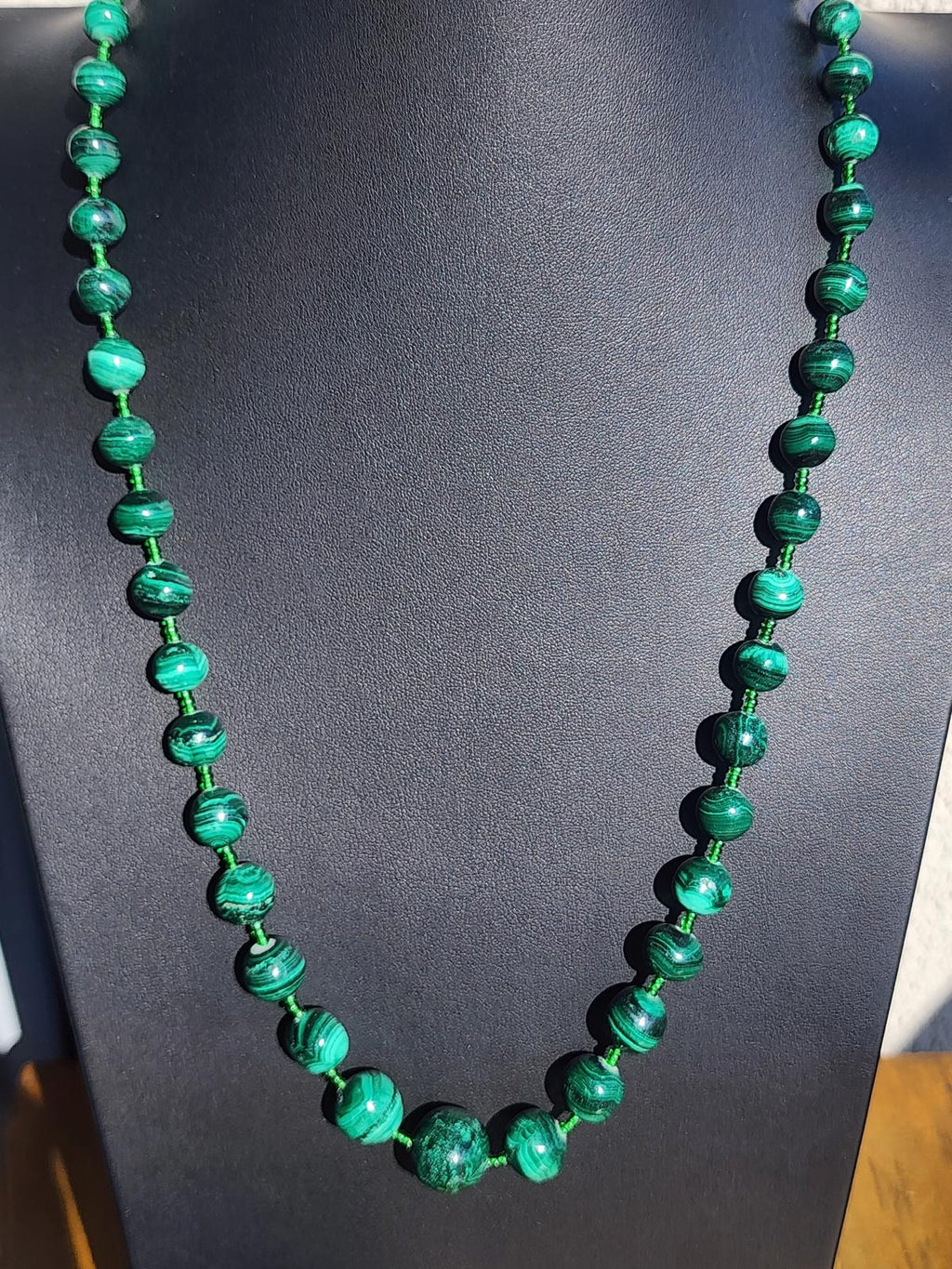 Vtg Natural Malachite Graduated Bead Necklace Deep Emerald Swirling Pattern 100g